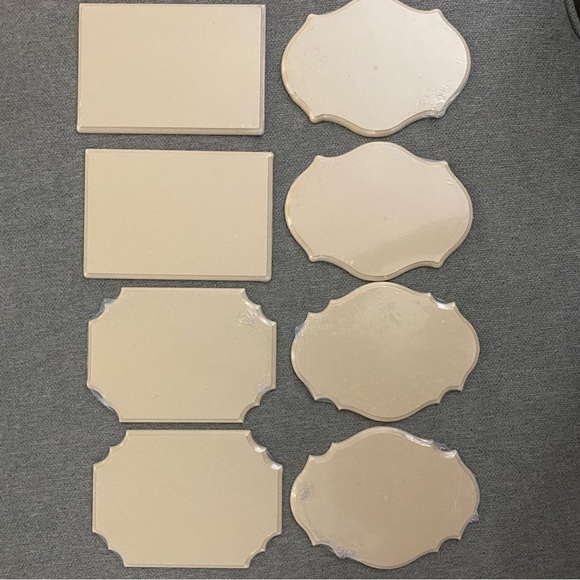 8 Mini Wood Unfinished Plaque Signs of Assorted Unique Shapes - Picture 1 of 5